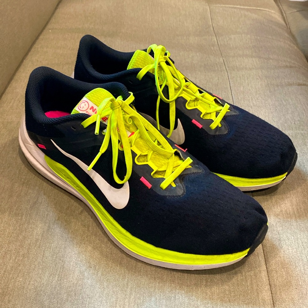 Nike Winflo 10 men’s running shoes size 10.5
